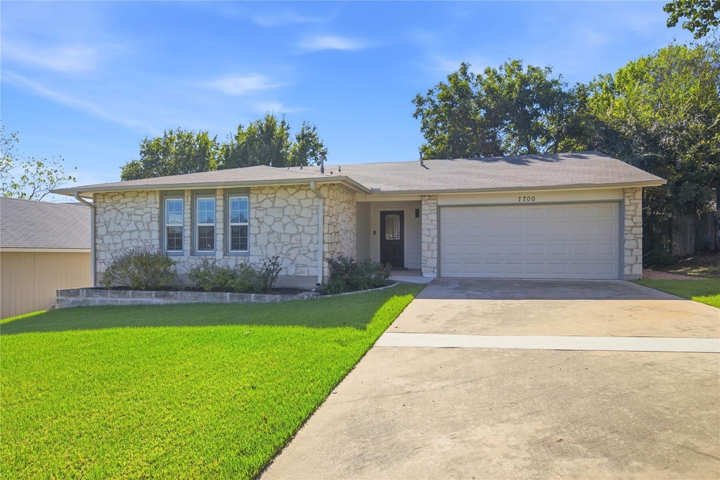 7700 Banpass Ln - Photo 0