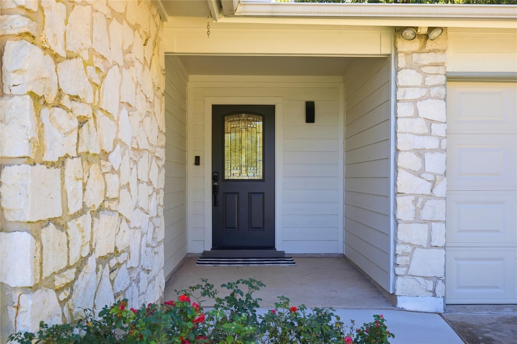 7700 Banpass Ln - Photo 1