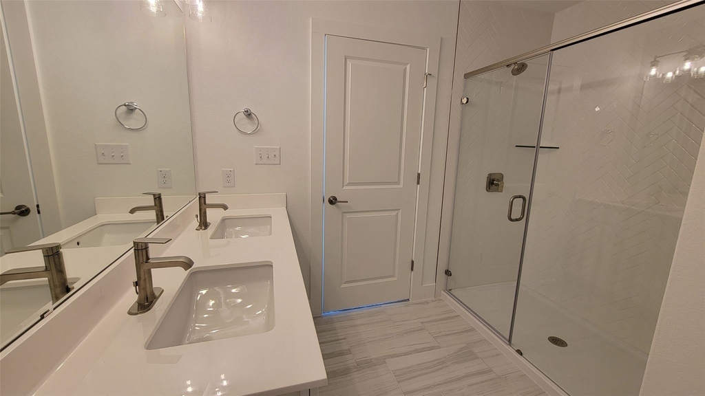228 Groveland Dr - Photo 23