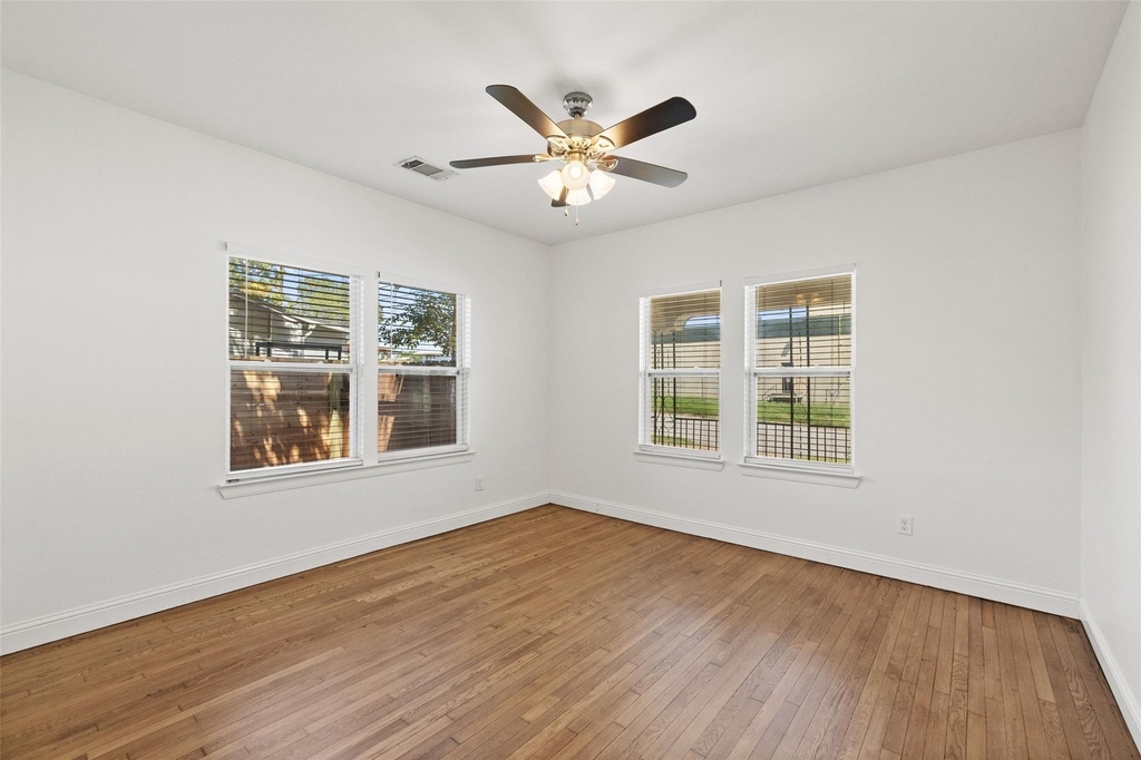 3203 E 18th St - Photo 14