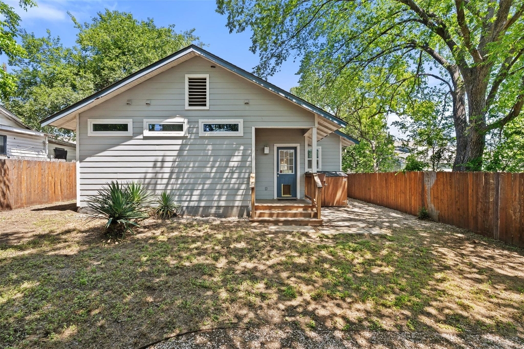 3203 E 18th St - Photo 26