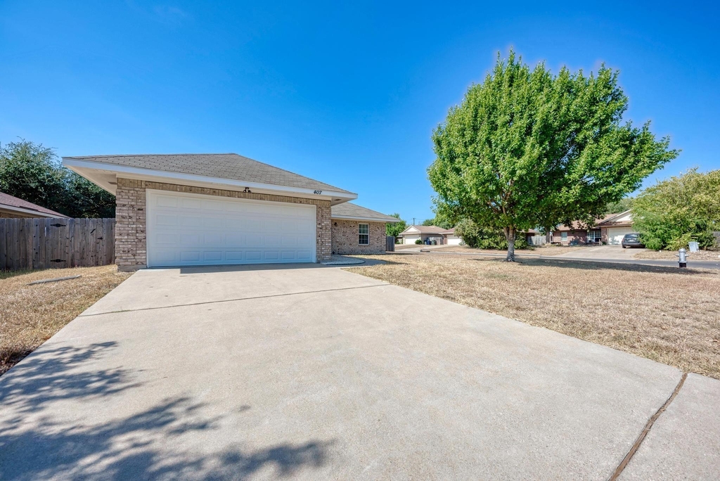 407 Bent Wood Dr - Photo 5