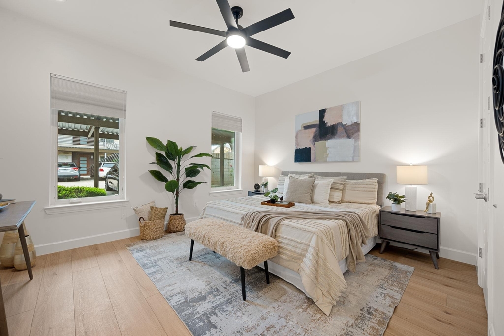 1504 Collier St - Photo 0