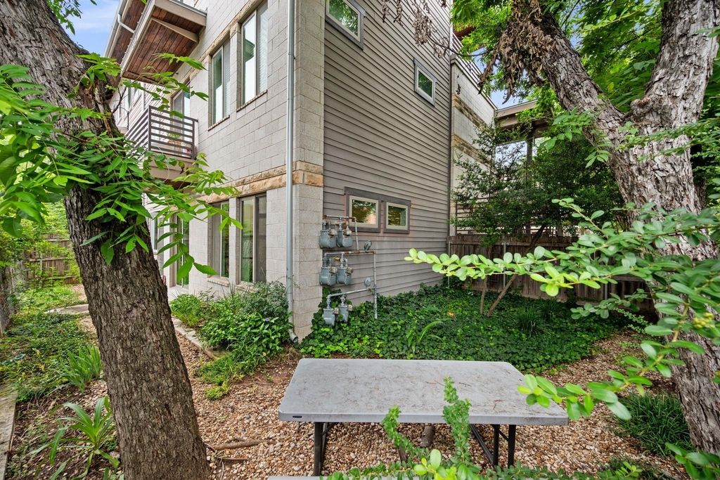 1504 Collier St - Photo 6