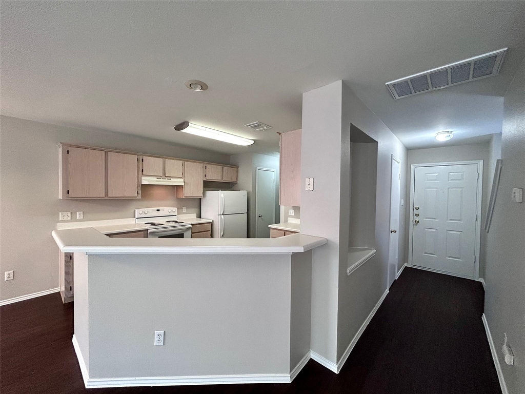 9701 Nightjar Dr - Photo 2