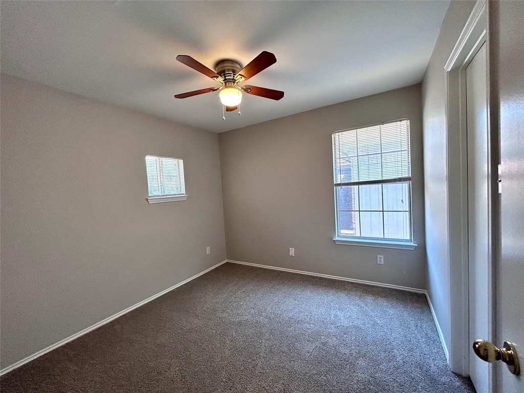 9701 Nightjar Dr - Photo 12