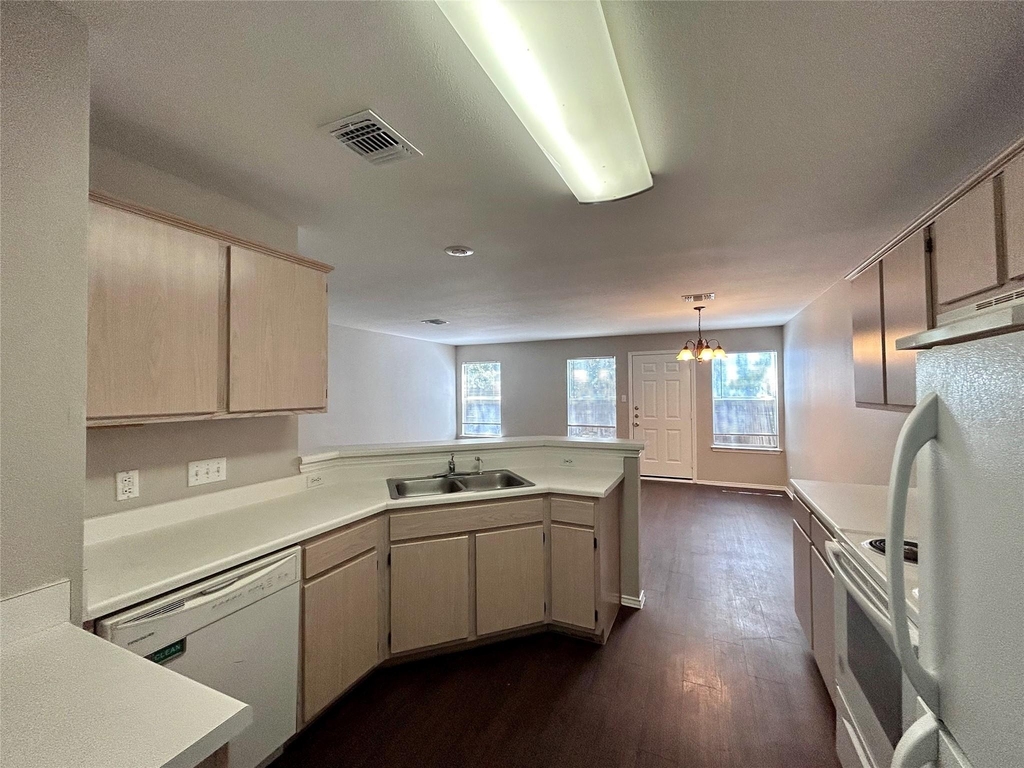 9701 Nightjar Dr - Photo 4