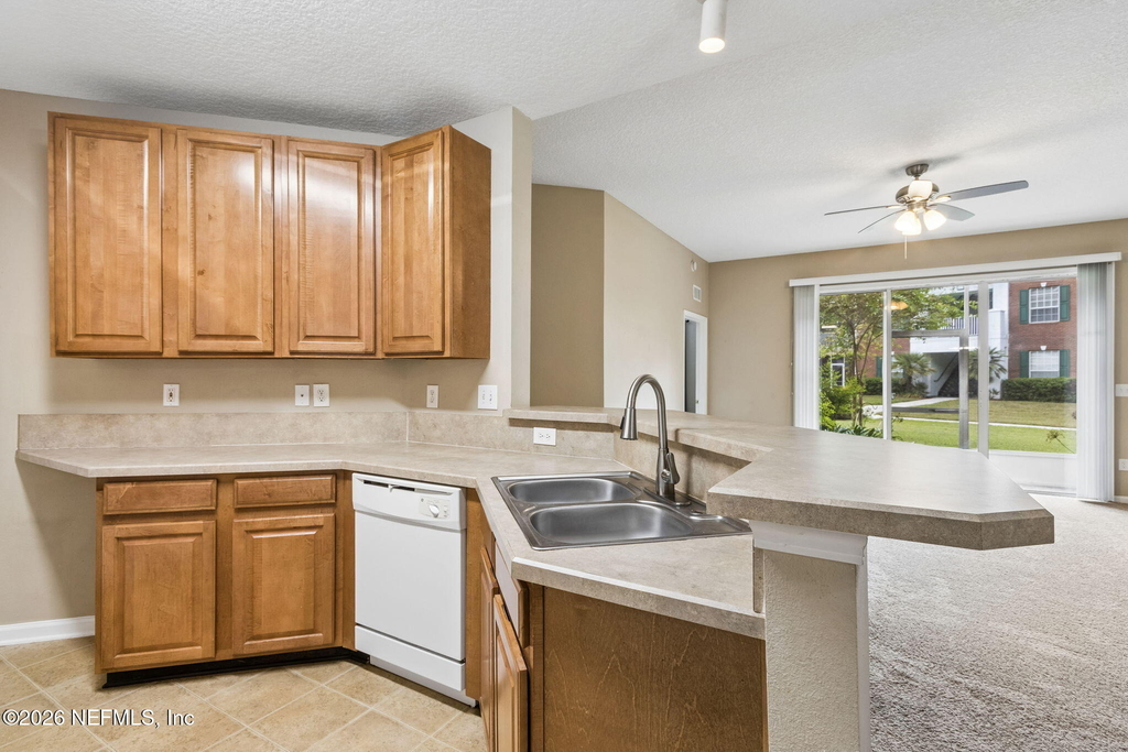 785 Oakleaf Plantation Parkway - Photo 9