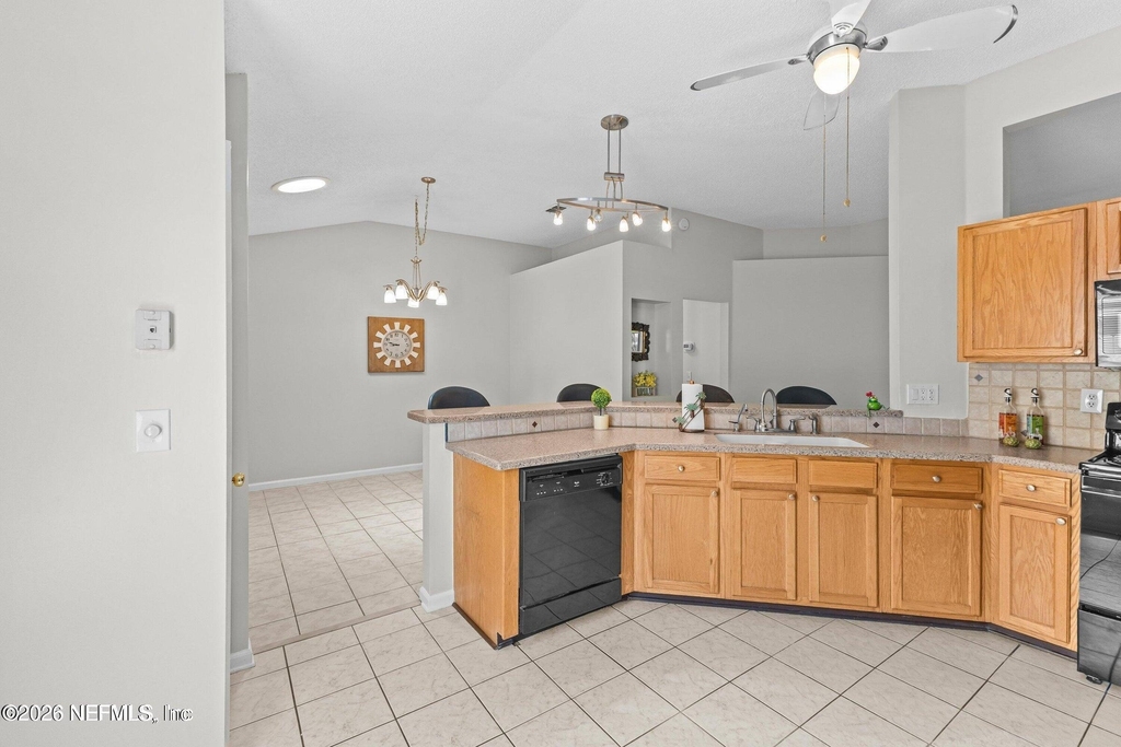 9109 Mountaintop Court - Photo 8