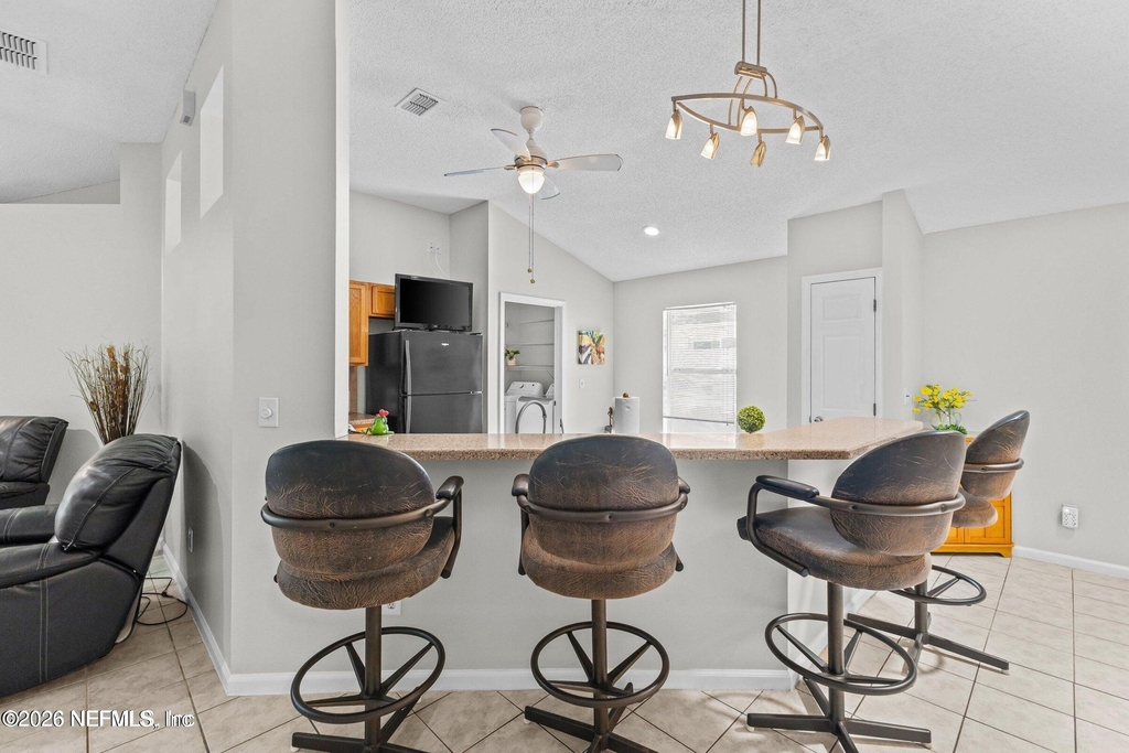 9109 Mountaintop Court - Photo 10