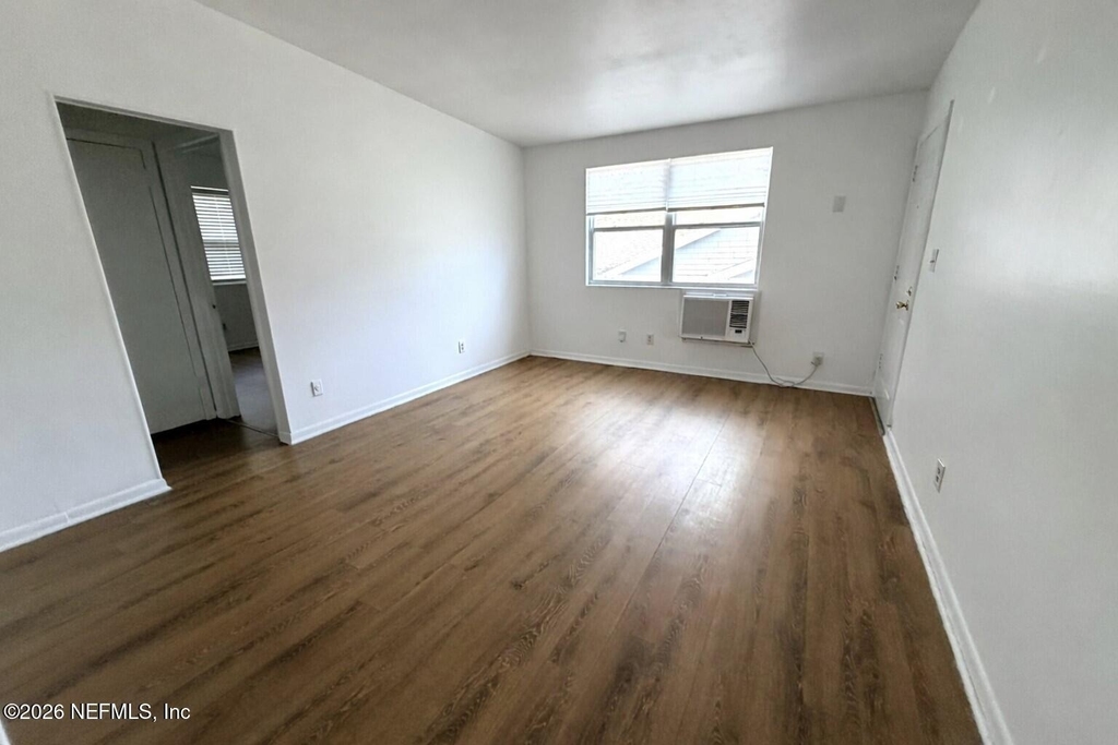 2977 Collier Avenue - Photo 2