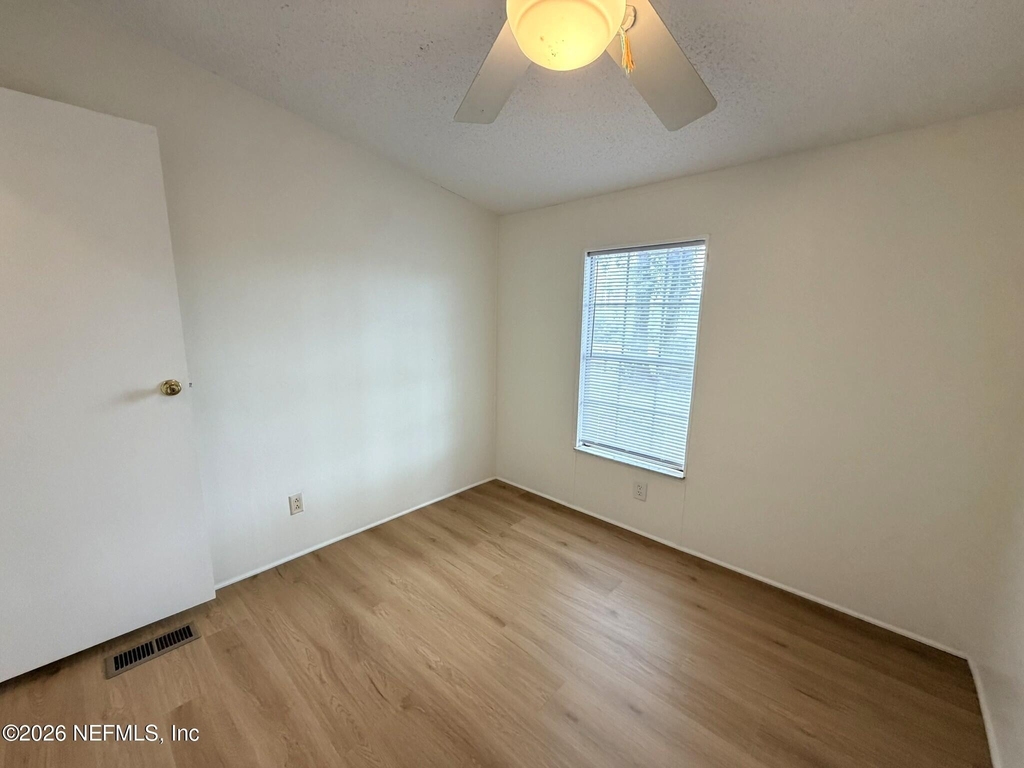 530 Ellison Road E - Photo 17