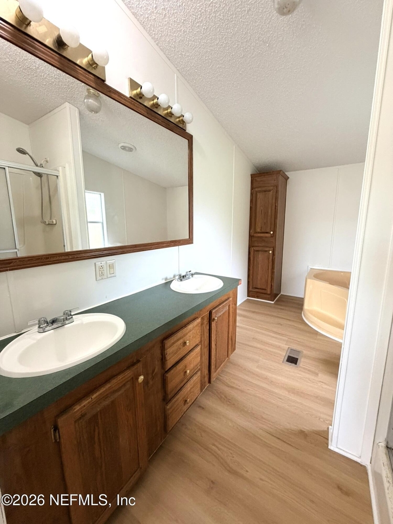 530 Ellison Road E - Photo 12