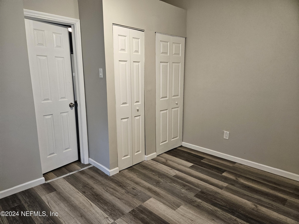 1176 E 13th Street - Photo 8