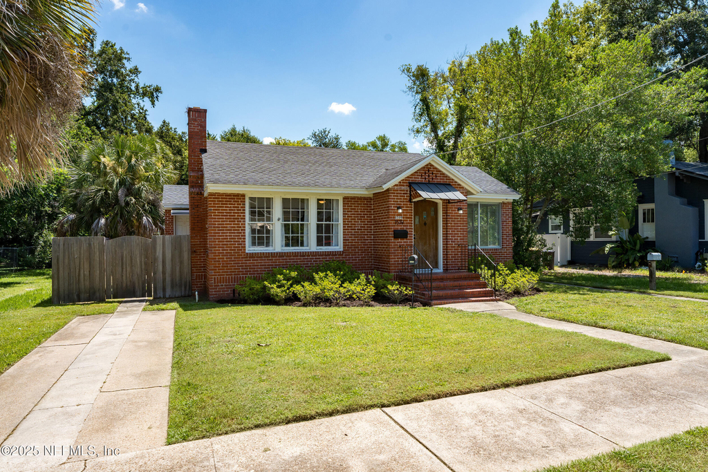 1519 Belmonte Avenue - Photo 2