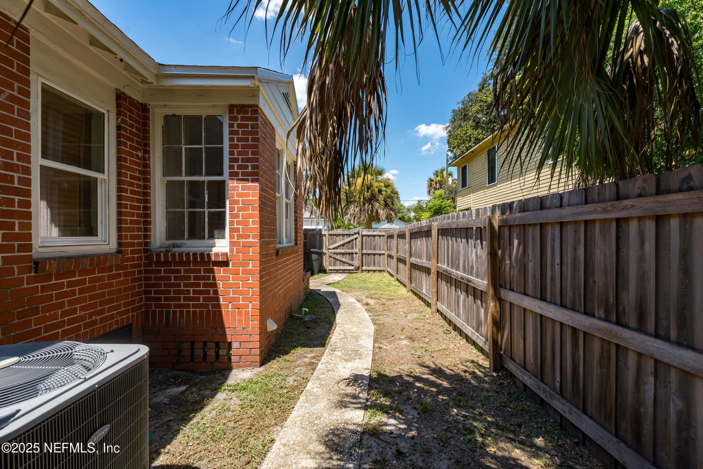 1519 Belmonte Avenue - Photo 37