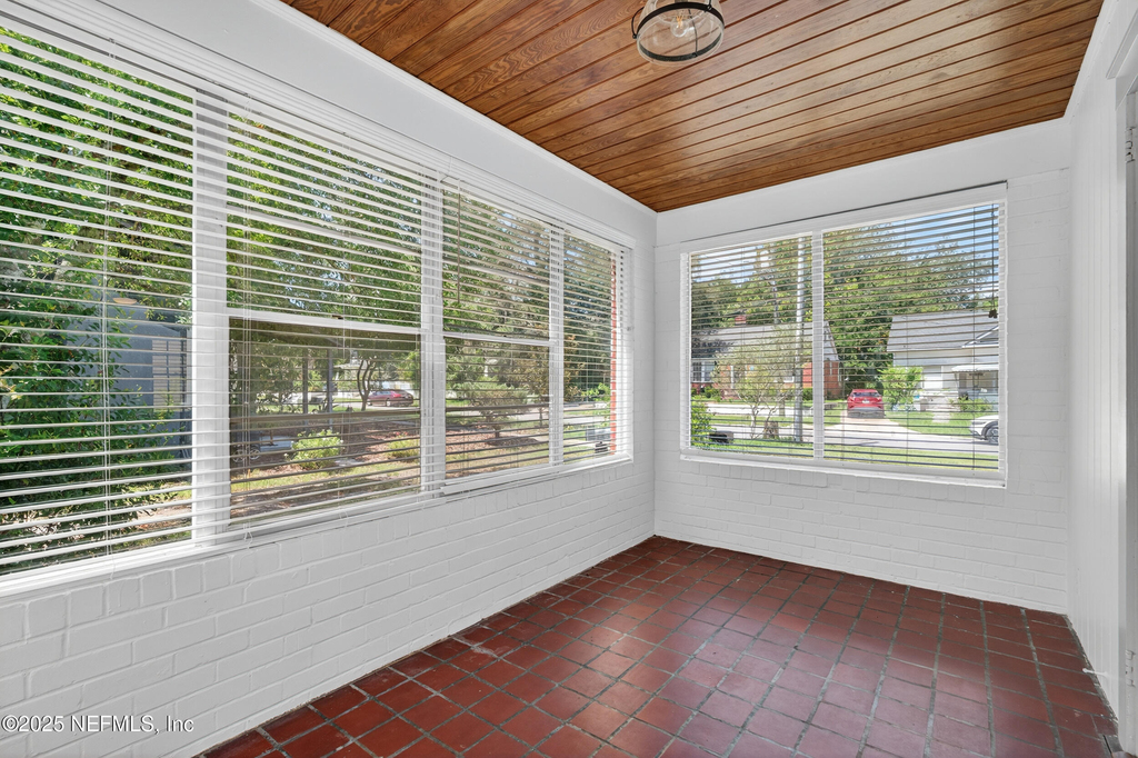 1519 Belmonte Avenue - Photo 32
