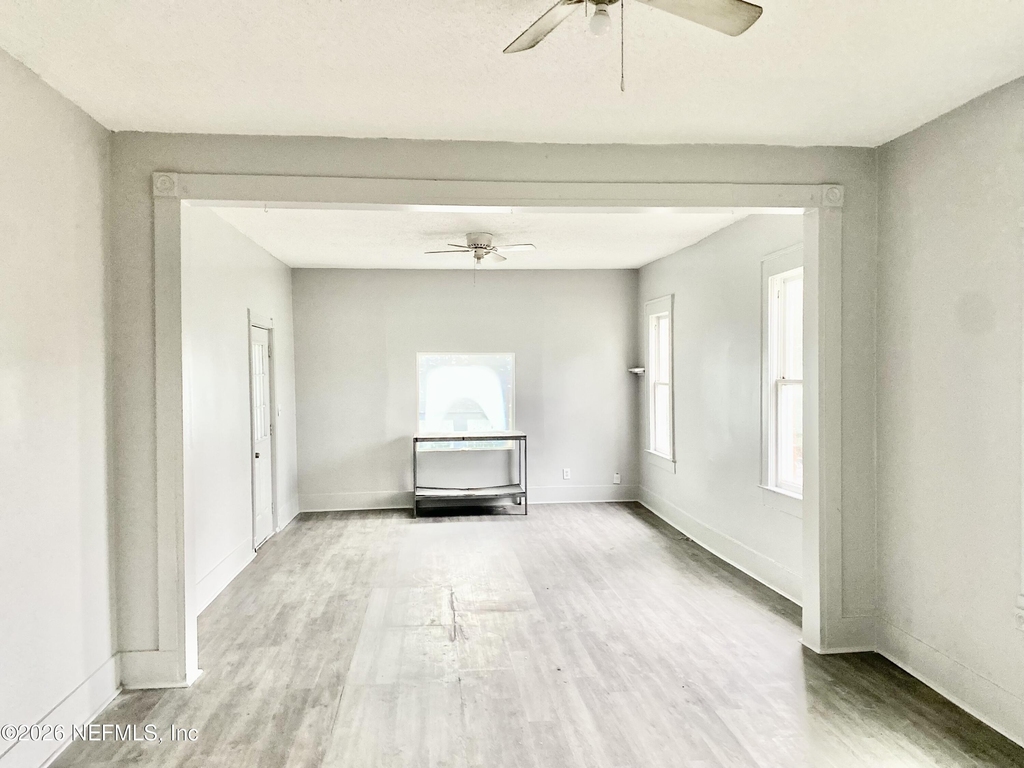 433 W 16th Street - Photo 2