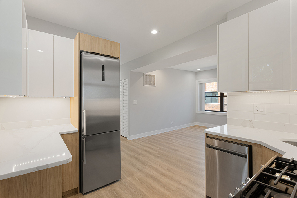 1550 W Juneway Terrace - Photo 3