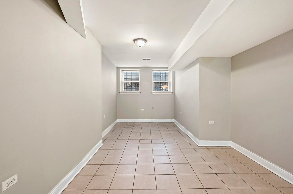 4851 S Prairie Avenue - Photo 2