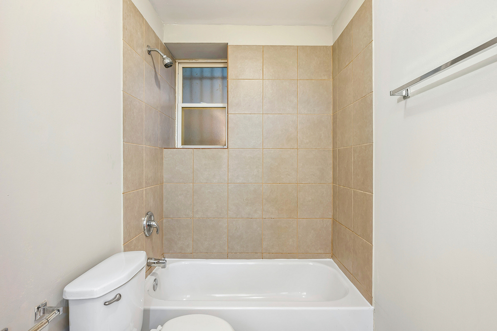 4851 S Prairie Avenue - Photo 12