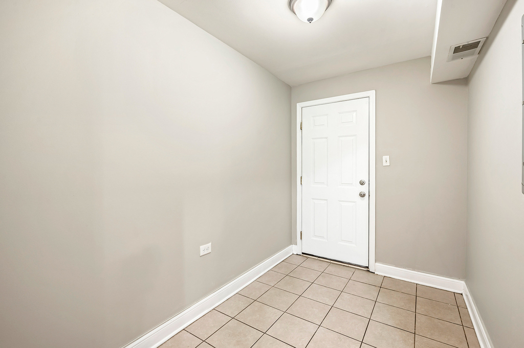 4851 S Prairie Avenue - Photo 6