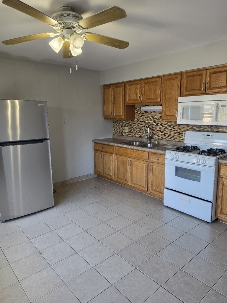 372 Yates Avenue - Photo 8
