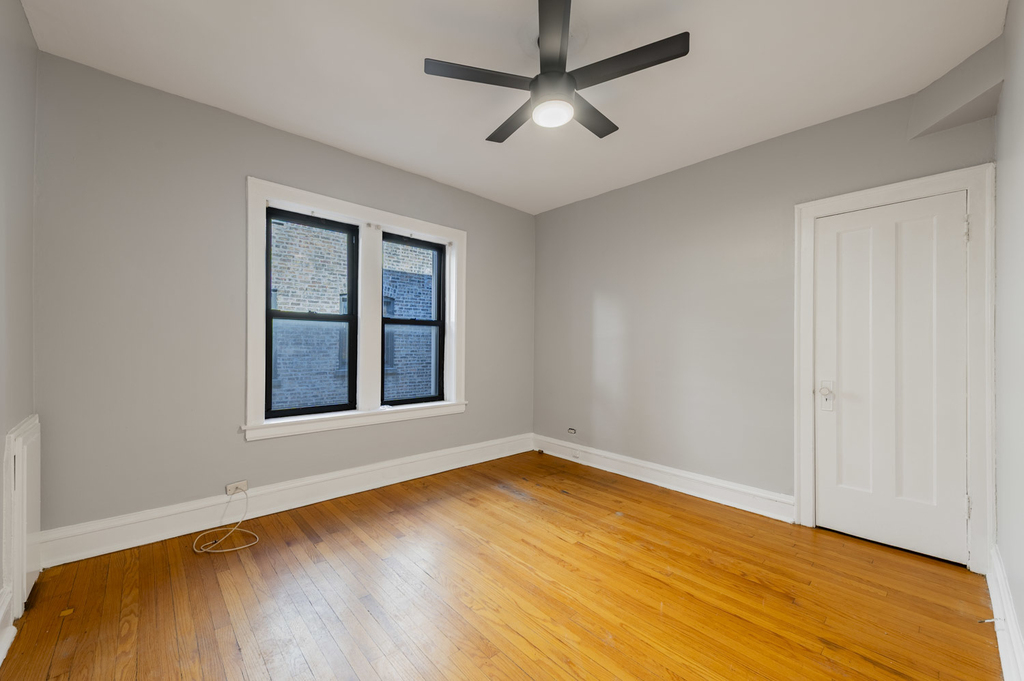 2054 W Arthur Avenue - Photo 6