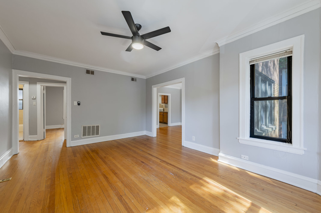 2054 W Arthur Avenue - Photo 2