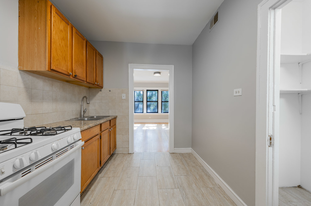 2054 W Arthur Avenue - Photo 4