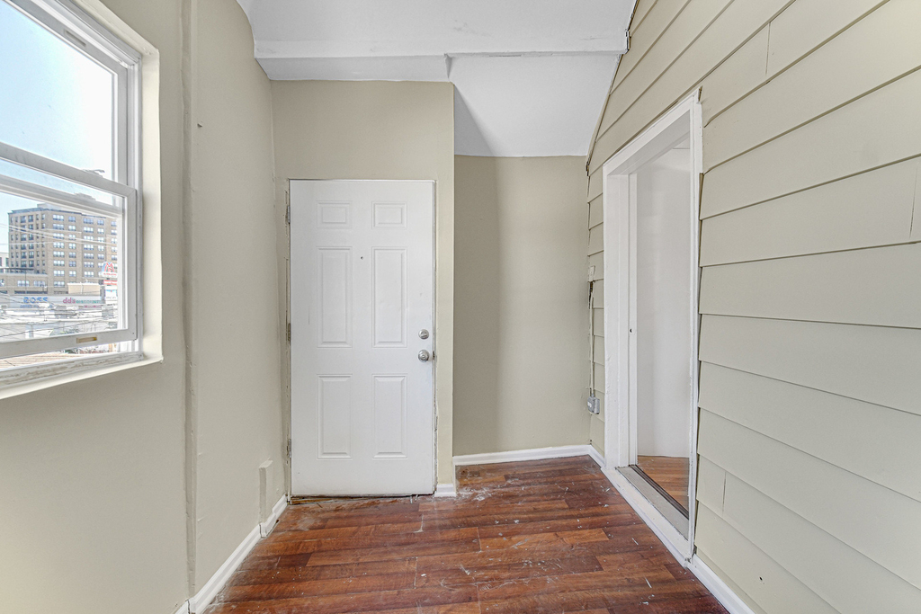4824 W Byron Street - Photo 9