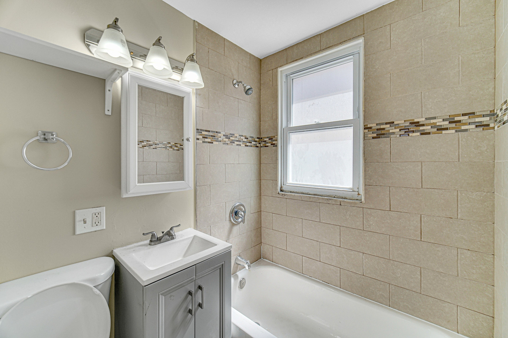 4824 W Byron Street - Photo 5