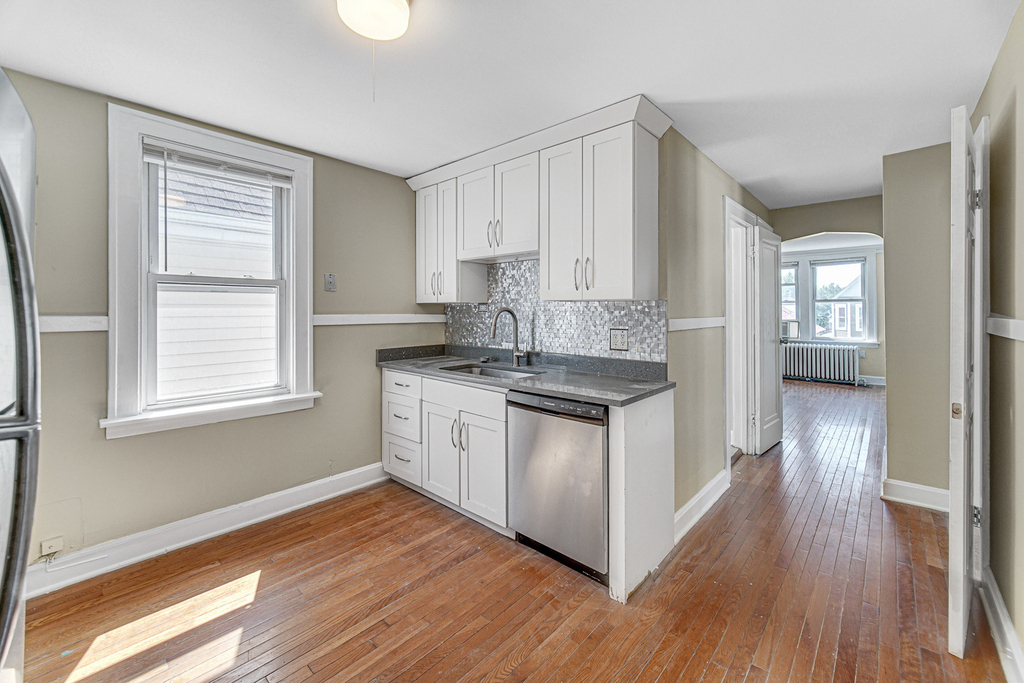 4824 W Byron Street - Photo 1