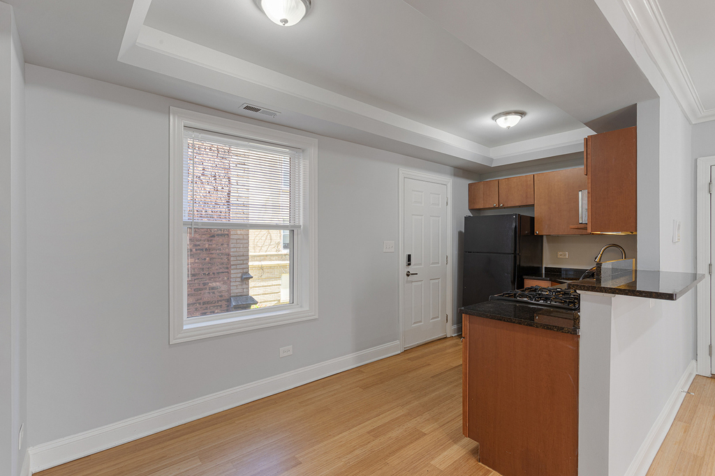 7730 N Ashland Avenue - Photo 8