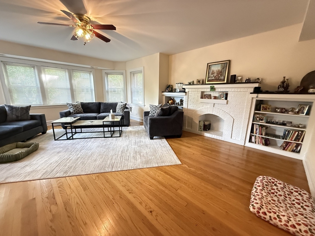 4950 N Albany Avenue - Photo 2