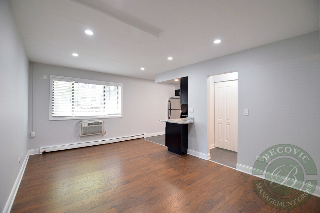 6201 N Kenmore Avenue - Photo 2