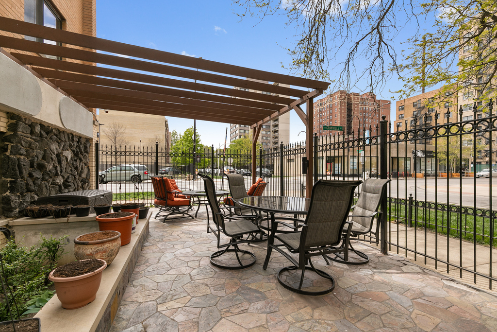 6201 N Kenmore Avenue - Photo 1