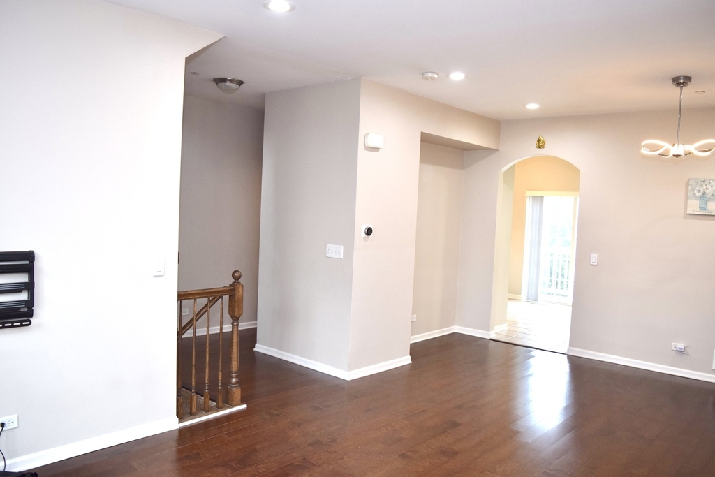 1260 Evergreen Avenue - Photo 3