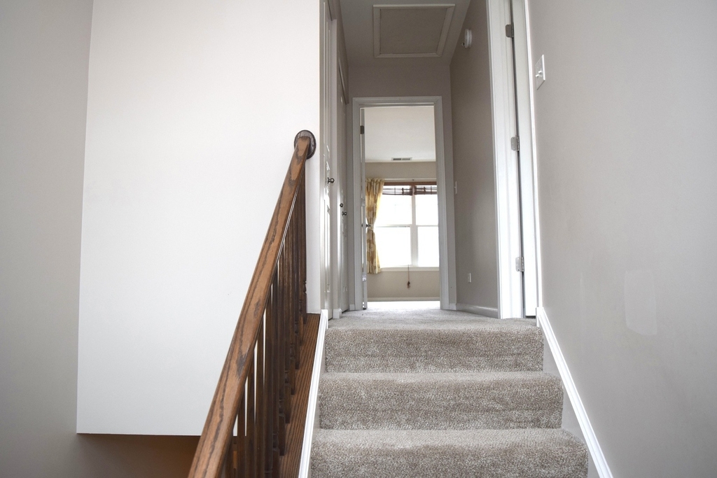 1260 Evergreen Avenue - Photo 2