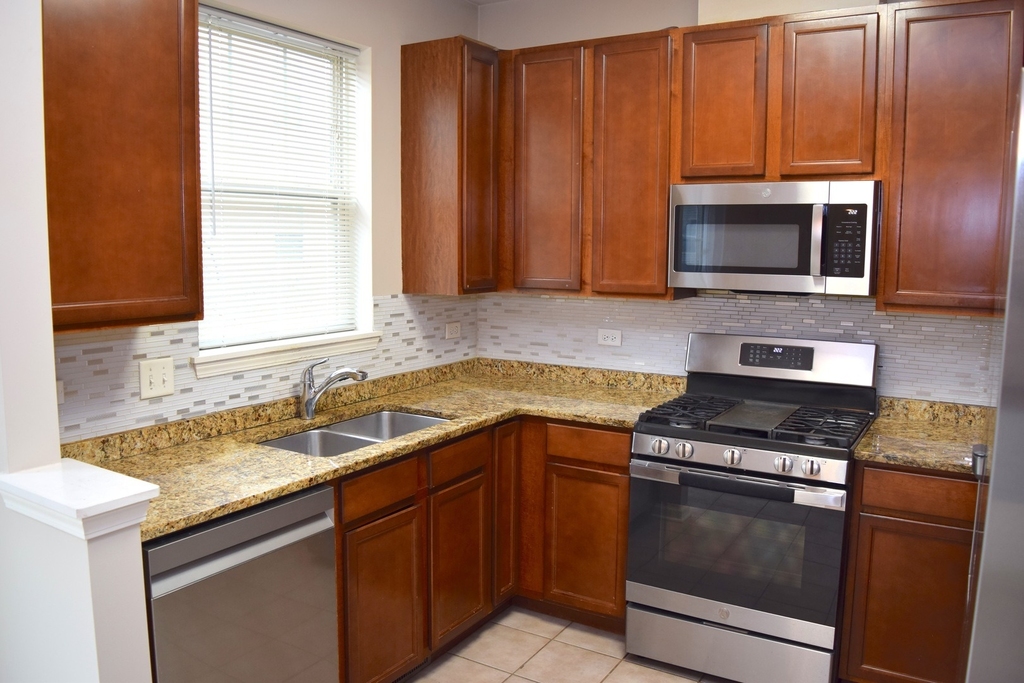 1260 Evergreen Avenue - Photo 7