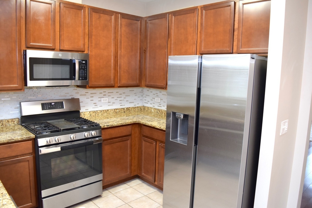 1260 Evergreen Avenue - Photo 9