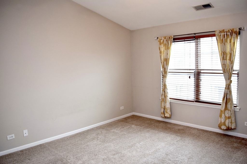 1260 Evergreen Avenue - Photo 14