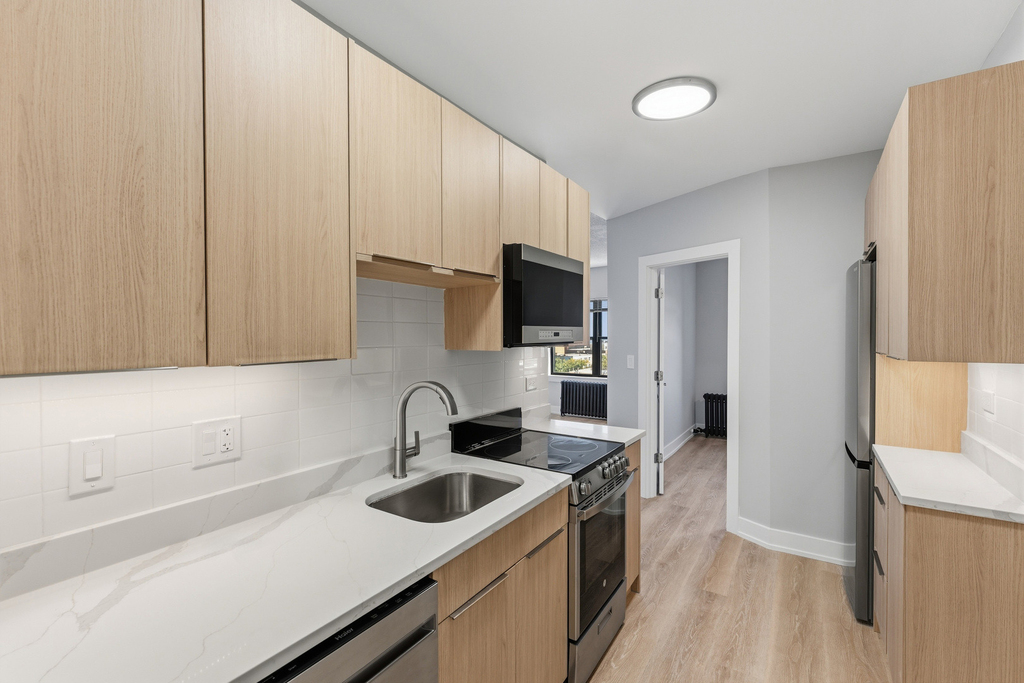6026 N Winthrop Avenue - Photo 2