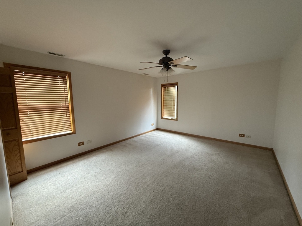 2425 Hessing Street - Photo 10