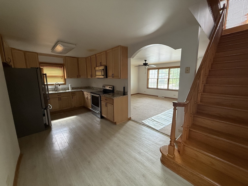 2425 Hessing Street - Photo 3