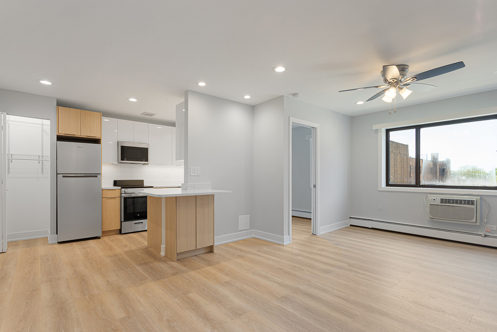 6021 N Winthrop Avenue - Photo 1