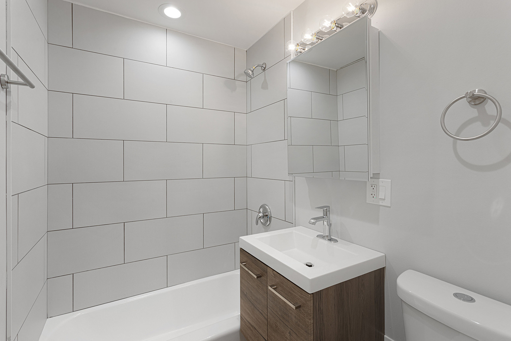6021 N Winthrop Avenue - Photo 8