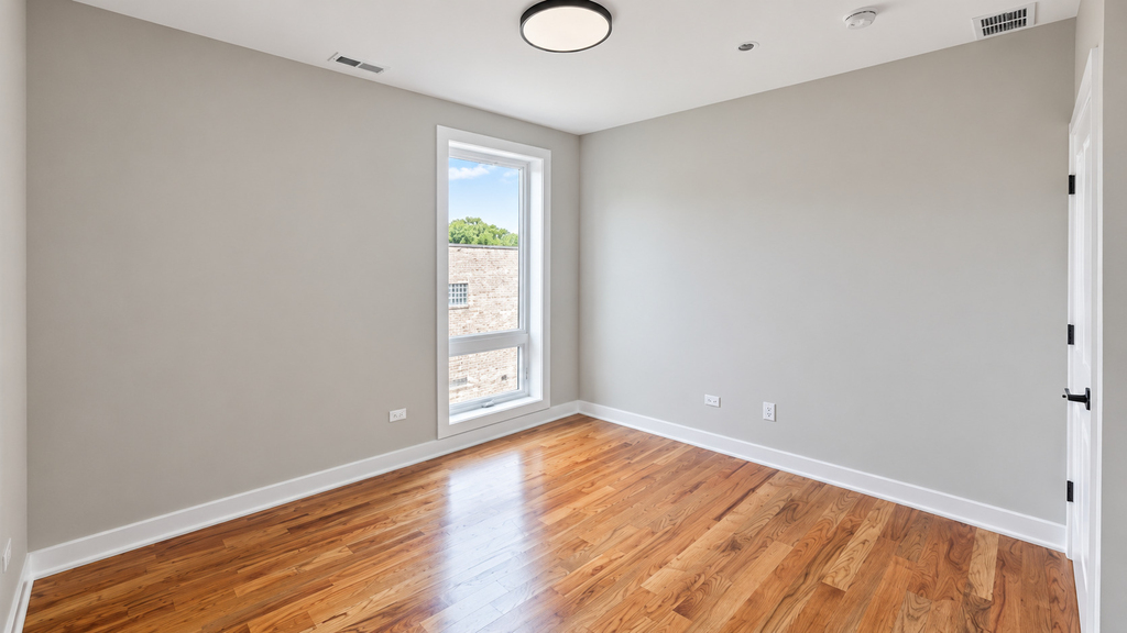 2839 W 24th Boulevard - Photo 4
