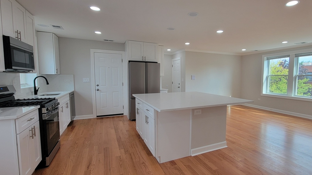 2840 W Arthur Street - Photo 1