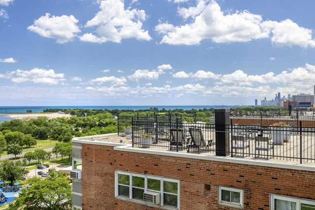 4970 N Marine Drive - Photo 3